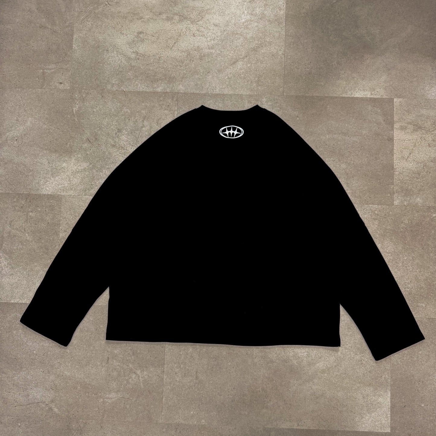 LONGSLEEVE ESS - BLACK