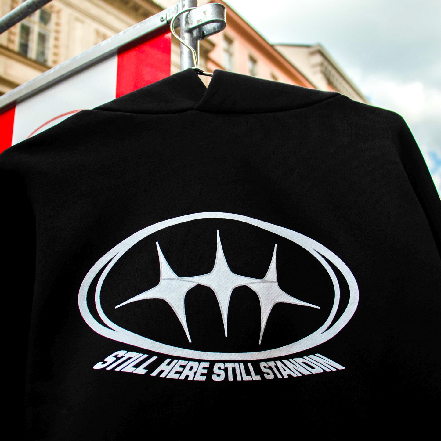 STARS LOGO HOODIE - BLACK